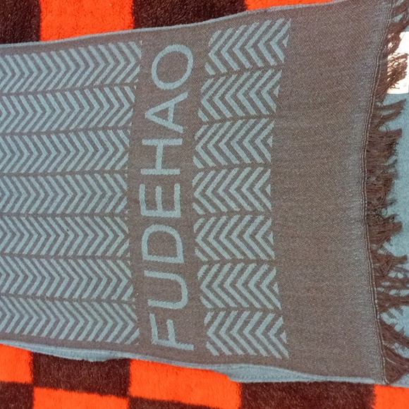 Pashmina & Silk Scarf - Picture 3 of 5